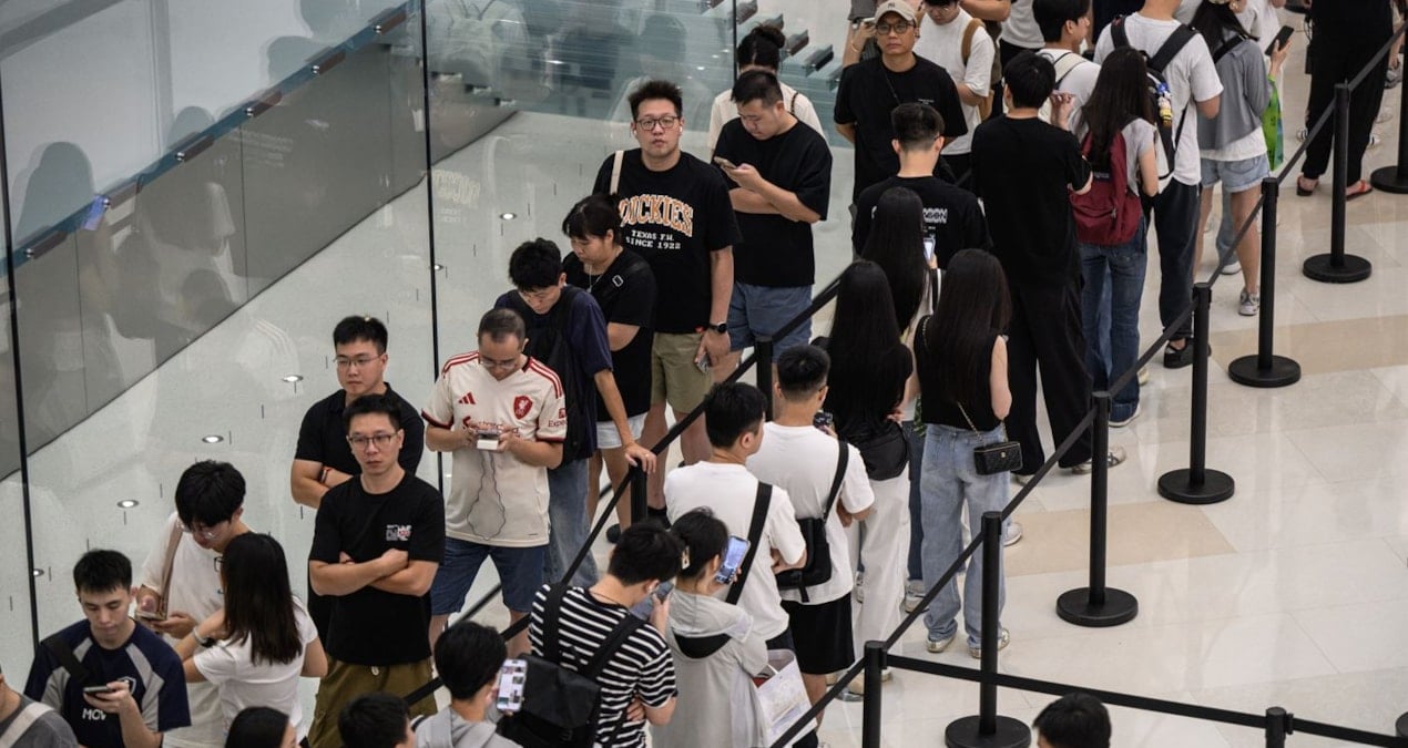 cinliler magaza onunde metrelerce kuyruk olusturdu yakin turkiyeye de gelecek EkF4MvGD