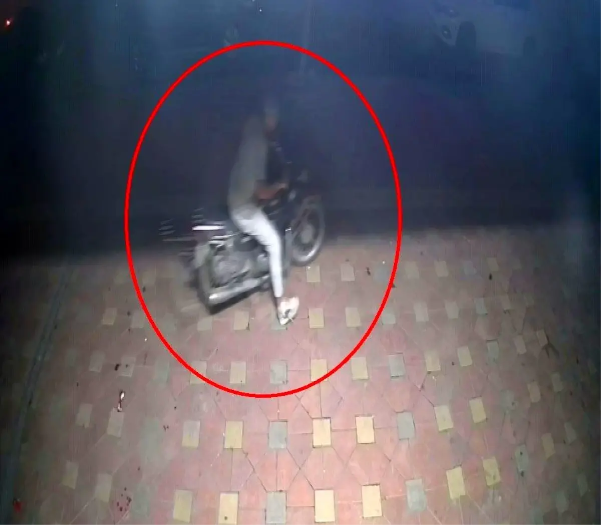 hirsiz motosikleti saniyeler icinde caldi f6FOlFyM