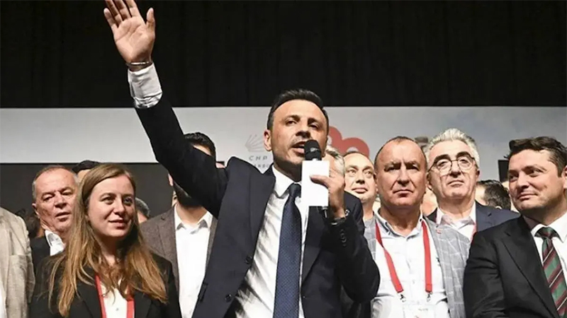 ozgur celik bu kongreyi toplayarak kayyimi def eden delegelere tesekkur ederim SYbRUTNy