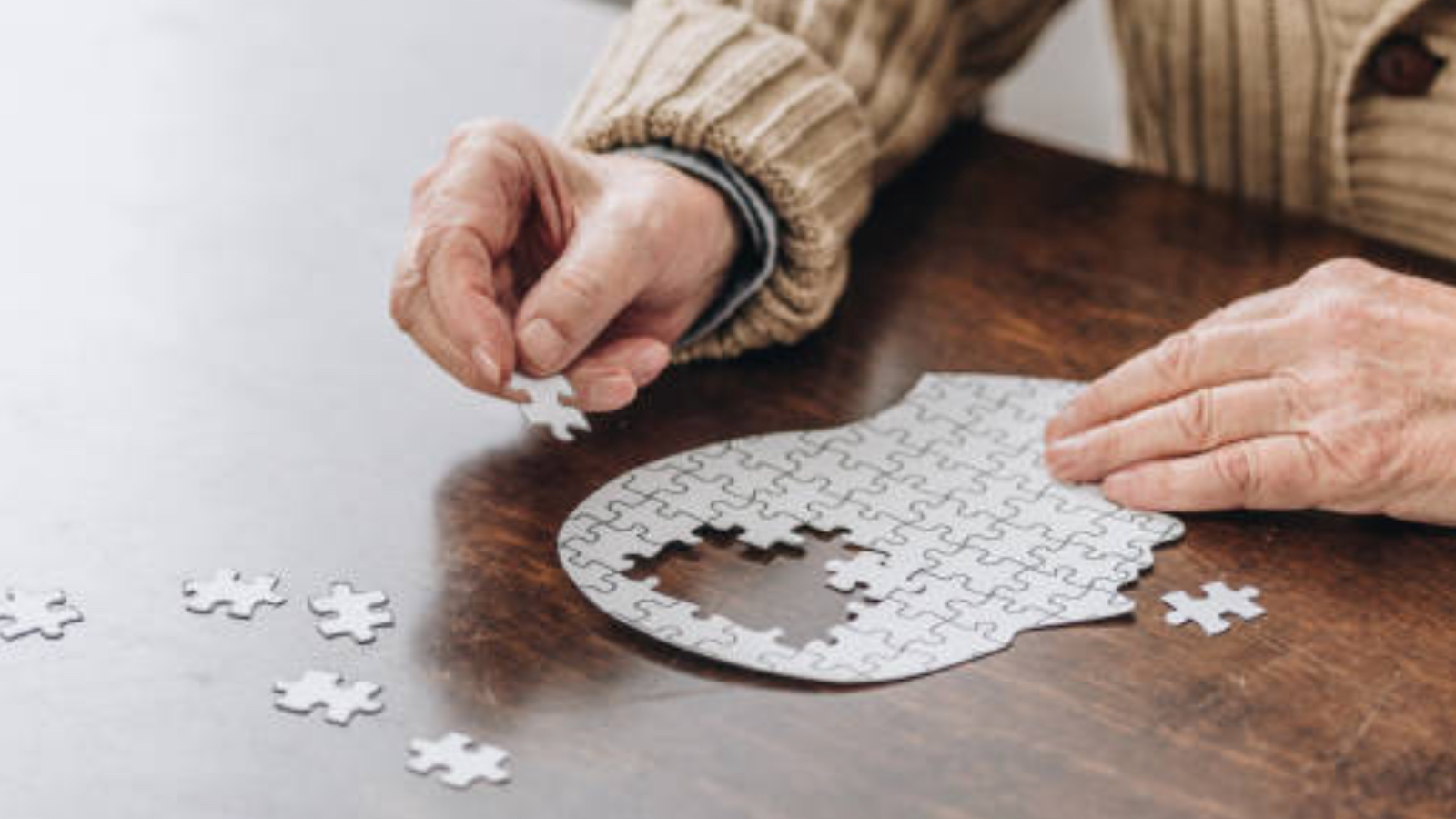 uzmani alzheimerdan korunmanin yollarini anlatti yasam kalitesini dusuren ciddi bir saglik sorunu Amgg1QVC