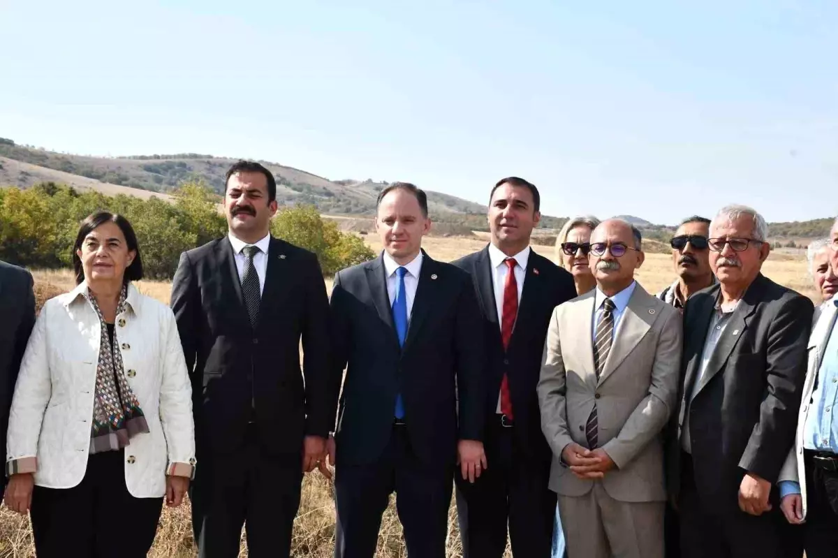 chp genel baskan yardimcisi yavuzyilmaz nadir toprak elementleri icin beylikovayi ziyaret etti Llq2uw1G.jpg