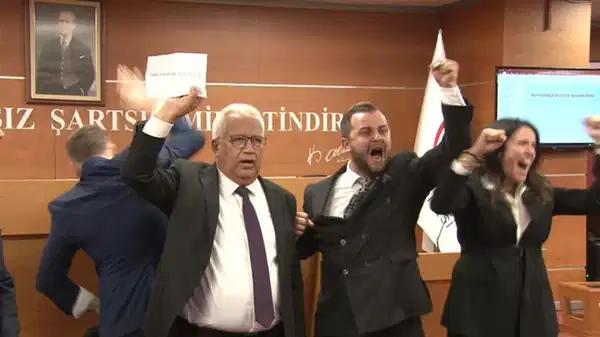 chpden bayrampasa kararina ilk tepkiler belediyeye alenen cokmeye calisiyorlar WVvxyelz