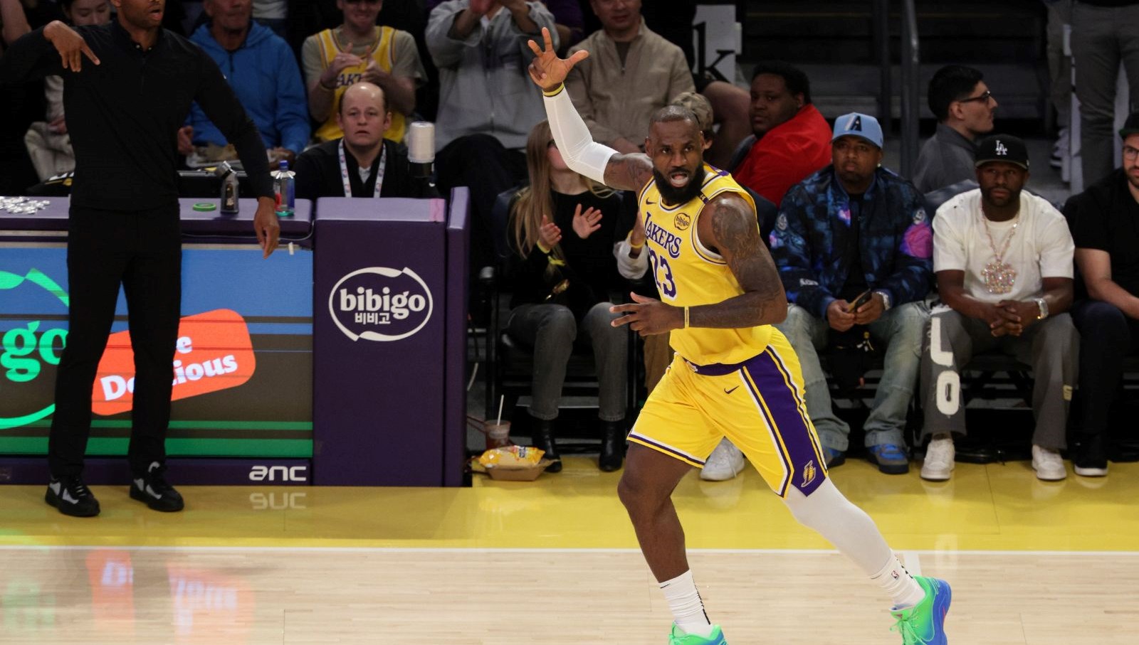 cin medyasi lebron jamesin konusmasini makale diye yayinlamisti tartisma suruyor 7gWYnDai.jpg