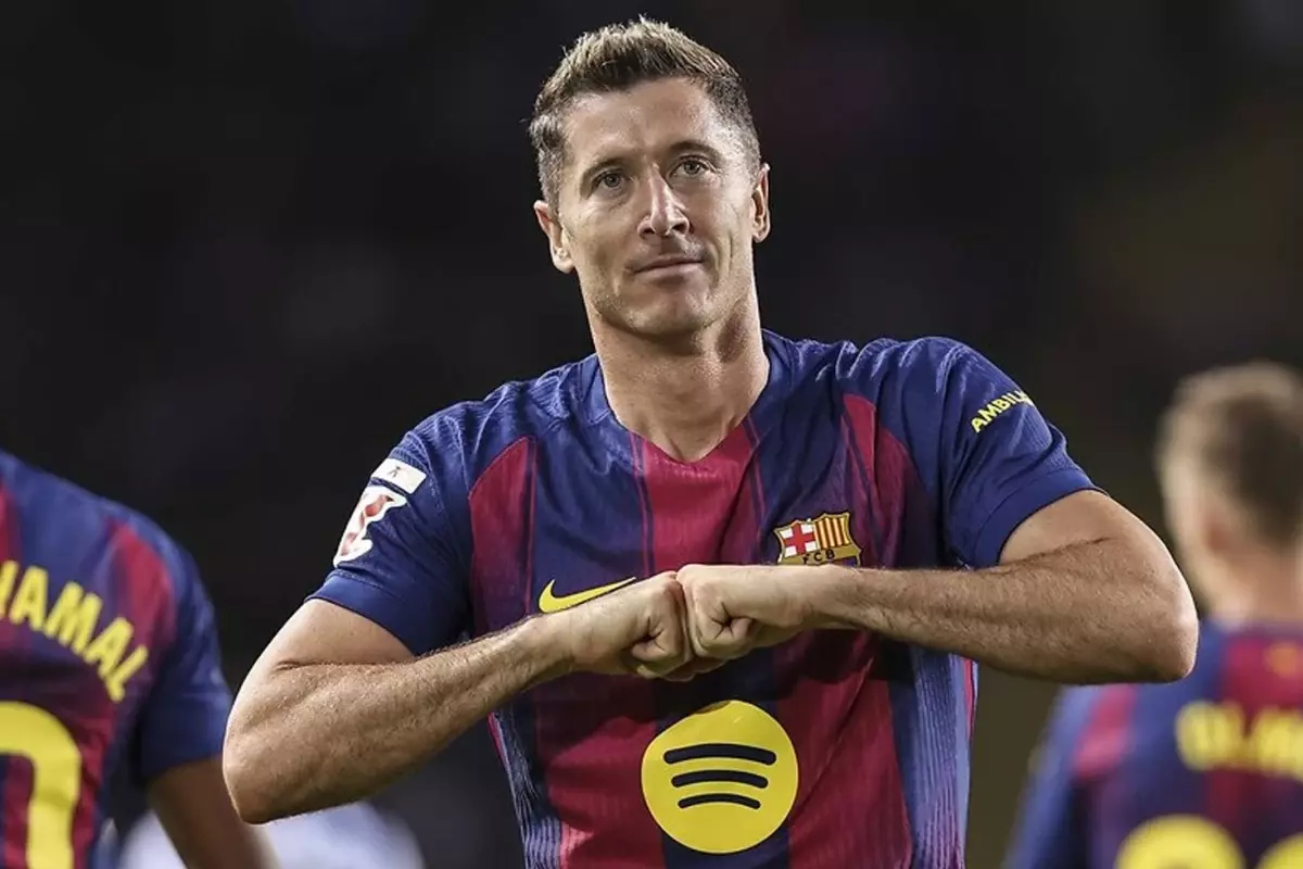 fenerbahceden tarihi transfer hamlesi KaXUEYwr.jpg