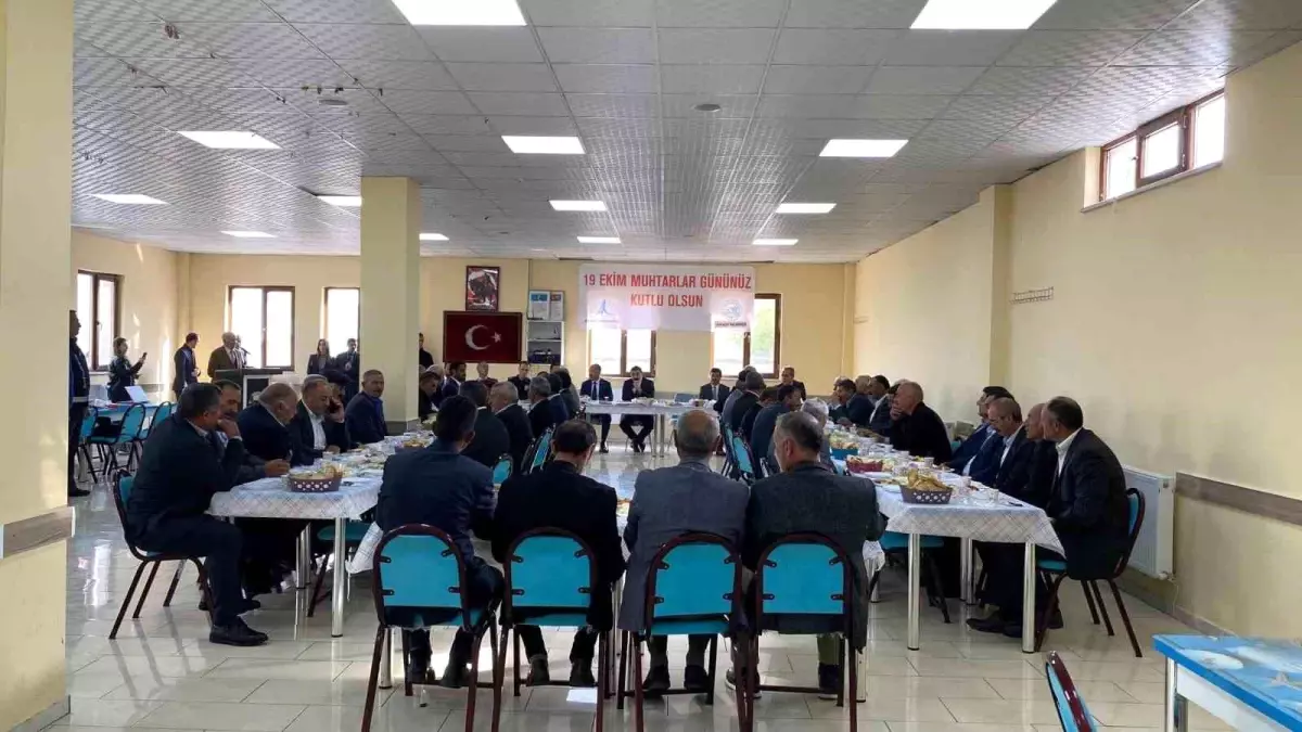 karsin arpacay kaymakami muhtarlarla bulustu jANcsdeb.jpg