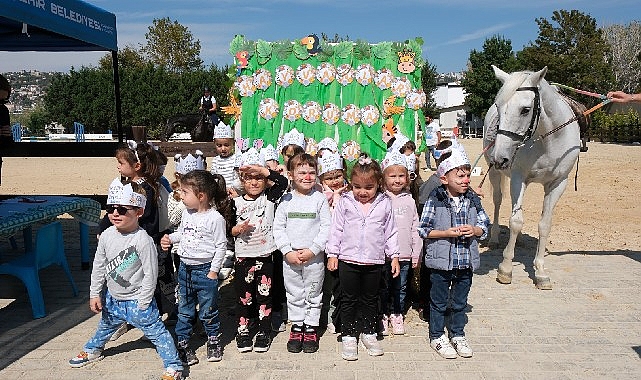 minikler hayvanlari koruma gununde atlarla bulustu Vvkwfr9N