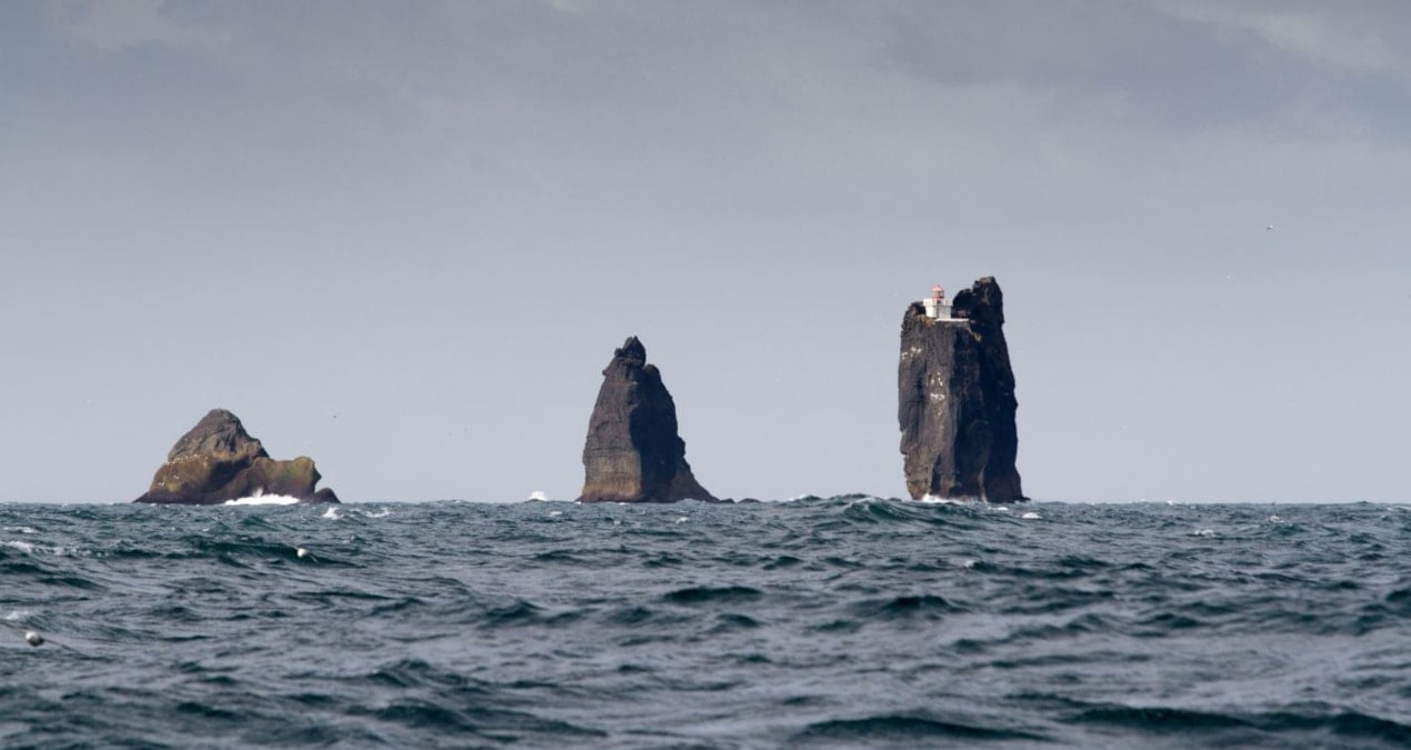 okyanusun ortasina insa ettiler gormek isteyen hayatini riske atiyor zREDd8wK.jpg