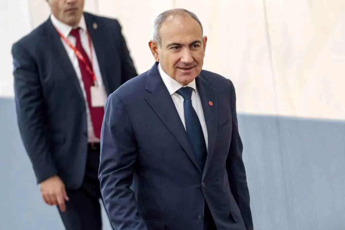 pasinyan turkiye ile azerbaycan arasinda tir tasimaciligina haziriz G9YgseRa.jpg