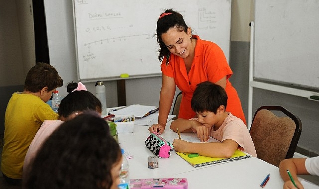 vecdi altay cocuk kulubunde kis kurslari basliyor IVFH8ear