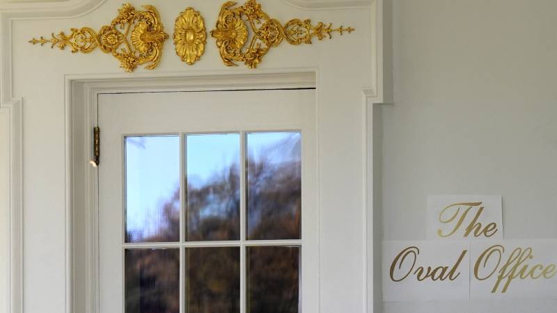 abd tarihinin en uzun huk met kapanmasini yasiyor trump oval ofise altindan tabela hazirlatiyor 3TjNfbUV.jpg