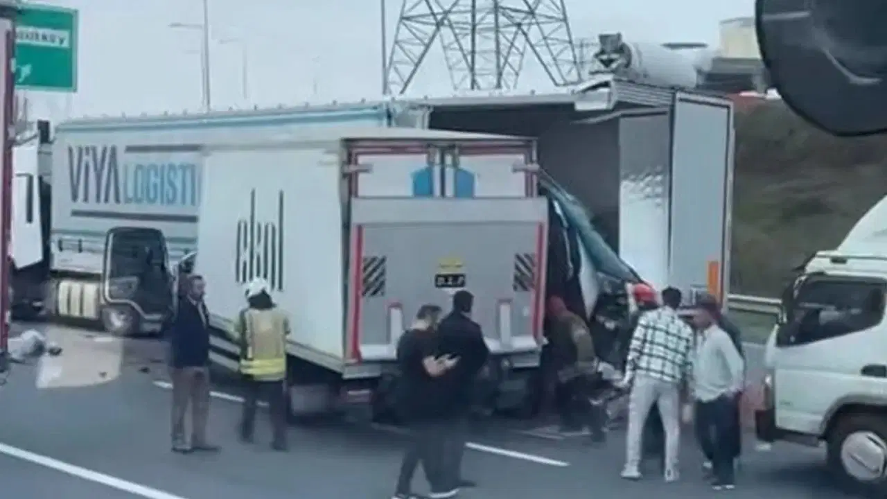 istanbulda korkunc kaza olu ve yaralilar var fzCfFT2G.jpg