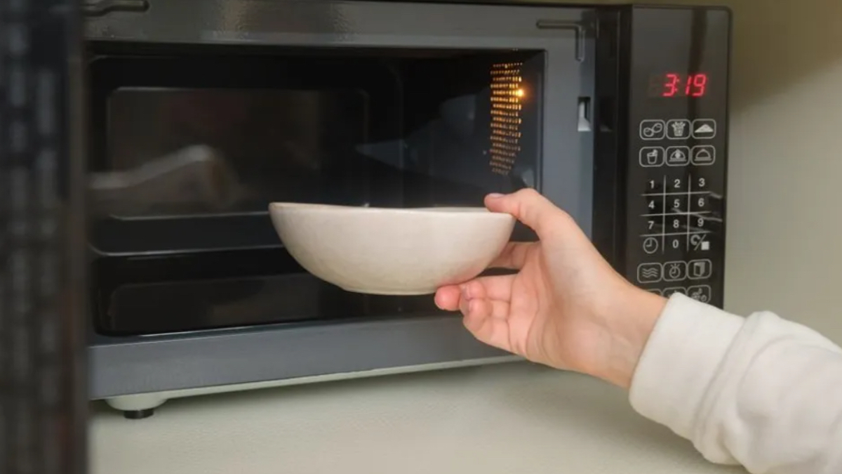 mikrodalgada yapilan bu hatalar yangina yol aciyor FQ3hIuQJ.jpg