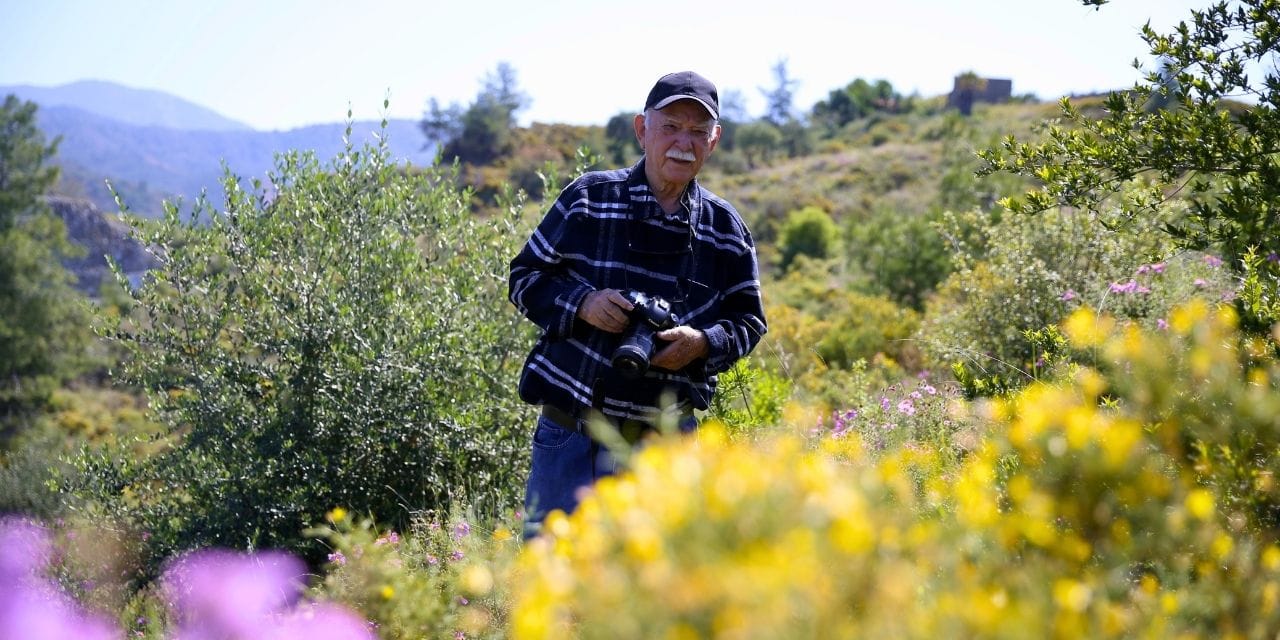 Doğa Yürüyüşleriyle Yeni Çiçek Türleri Keşfeden Emekli Eczacı: Rifat Özdemir’in Bilime Katkıları