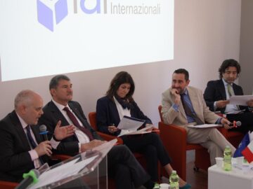 Roma’da ‘NATO Zirvesi Öncesi Güney Kanadı Paneli Gerçekleştirildi’